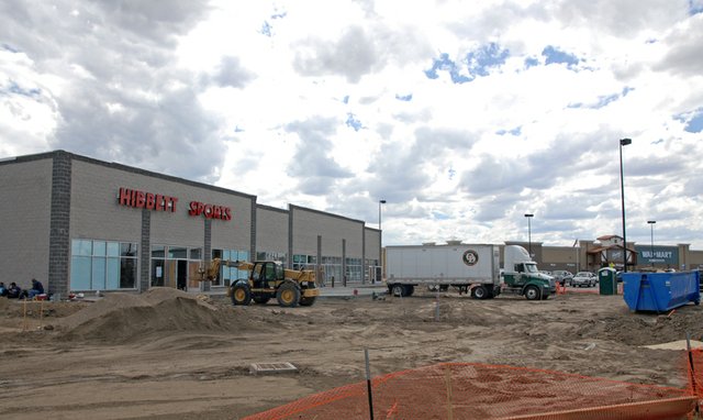 Construction crews recently installed the Hibbett Sports marquee at the Tebo Center, located in the Walmart subdivision. The new development, which will house Birmingham, Ala.-based Hibbett Sports, Maurices women’s clothing store, and a third tenant to be named later, is scheduled to open next month.
